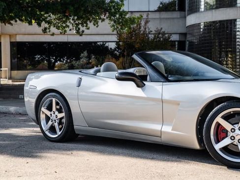 Used 2006 Chevrolet Corvette Convertible w/ Preferred Equipment Group image 33