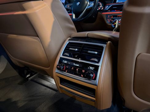 Used 2017 BMW 750i xDrive 750i xDrive image 27