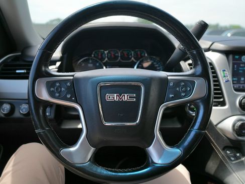 Used 2019 GMC Yukon XL SLT w/ Open Road Package AWD/4WD image 11