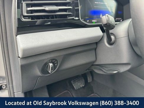 Certified 2025 Volkswagen Jetta SE image 32