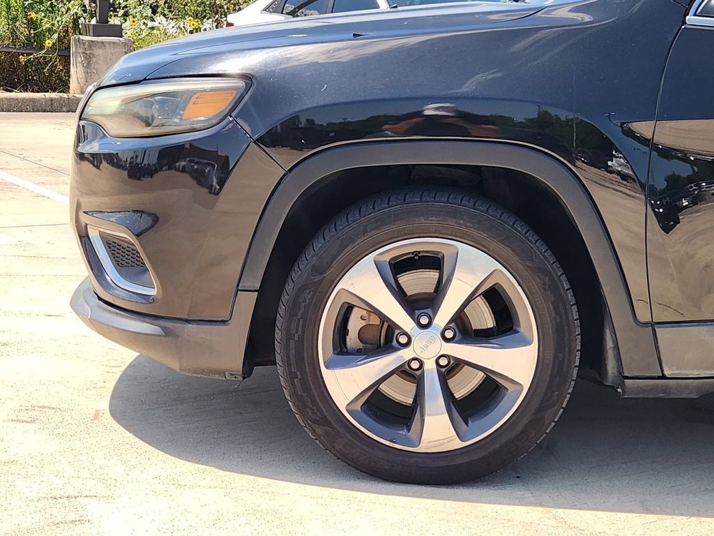Used 2019 Jeep Cherokee Limited FWD image 10