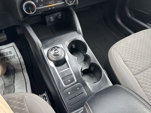 Used 2022 Ford Escape SE w/ SE Sport Appearance Package image 20