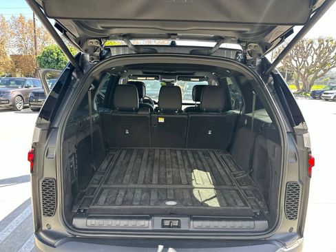Used 2026 Land Rover Discovery S AWD/4WD image 21