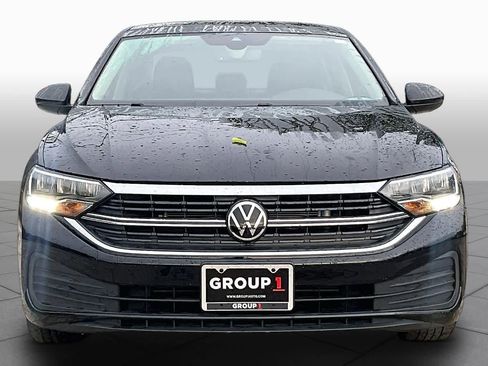 Used 2024 Volkswagen Jetta SE w/ Panoramic Sunroof Package FWD image 4