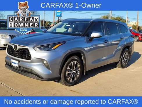 Used 2024 Toyota Highlander XLE image 2