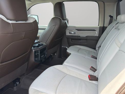 Used 2025 RAM 2500 Laramie AWD/4WD image 14