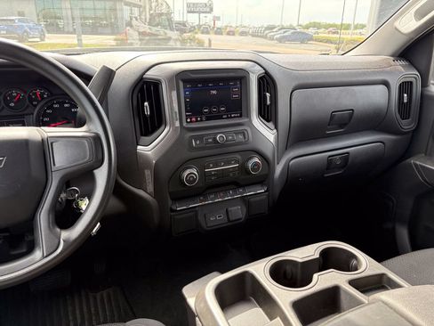 Used 2022 Chevrolet Silverado 1500 Custom RWD image 18