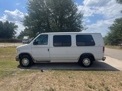 Used 1997 Ford E-150 and Econoline 150 RWD image 6
