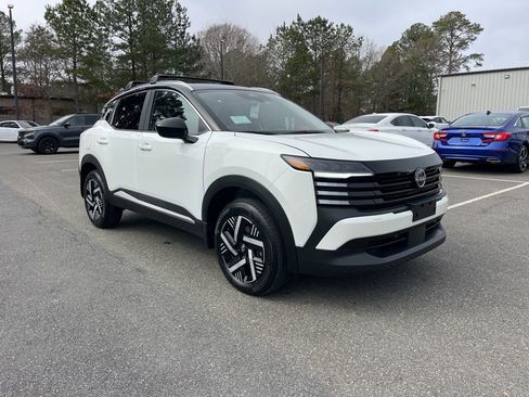 New 2026 Nissan Kicks SV w/ SV Premium Package image 4