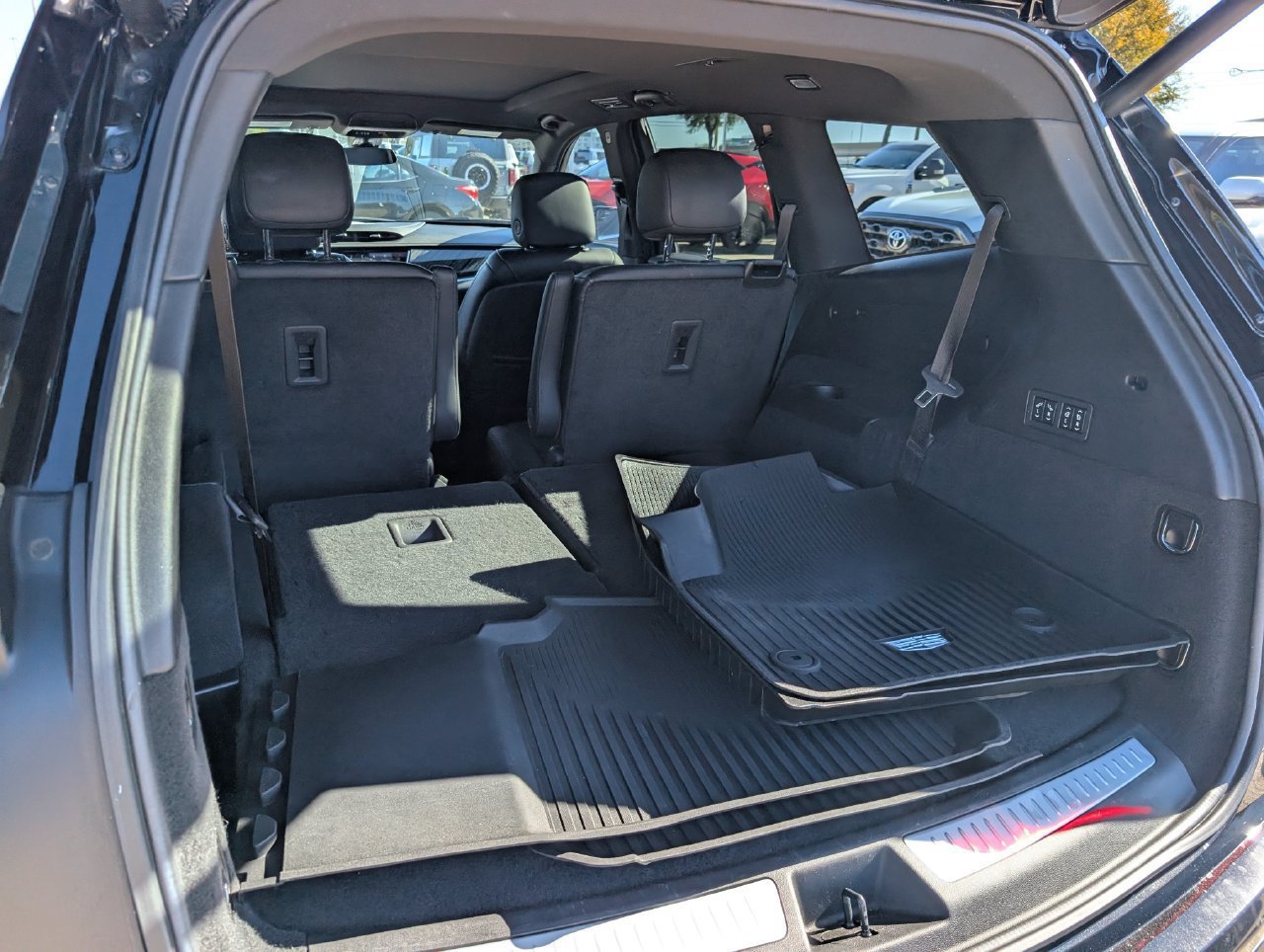 Used 2024 Cadillac XT6 Premium Luxury FWD image 28