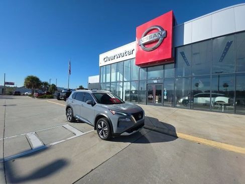 Used 2023 Nissan Rogue Platinum w/ Platinum Premium Package image 2