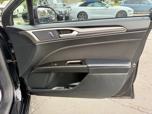 Used 2017 Ford Fusion SE w/ Equipment Group 201A FWD image 20