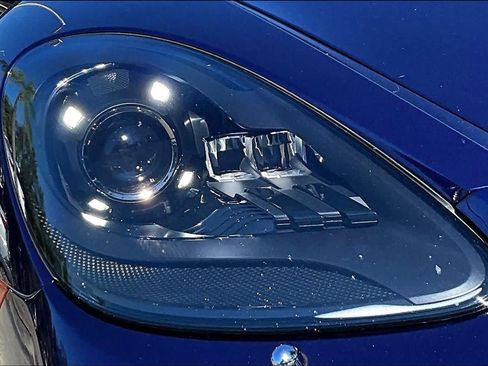 Used 2020 Porsche 718 Boxster RWD image 26