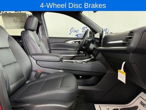 New 2026 Chevrolet Traverse LT w/ Midnight/Sport Edition AWD/4WD image 18