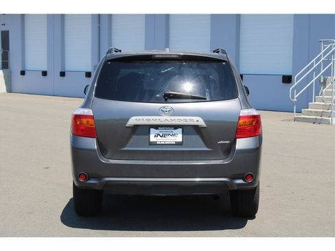 Used 2010 Toyota Highlander SE AWD/4WD image 3