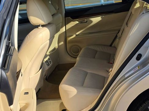 Used 2013 Lexus ES 350 FWD image 16