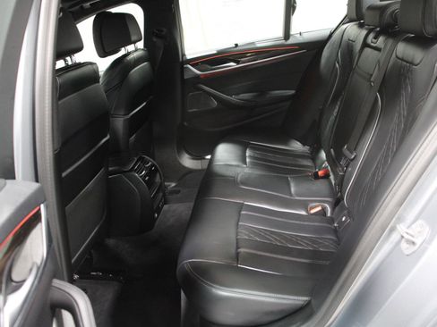 Used 2023 BMW 540i xDrive w/ Executive Package image 15