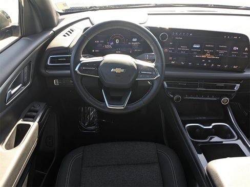 Certified 2025 Chevrolet Traverse LT image 13