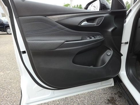 Used 2024 Buick Envista Sport Touring w/ Convenience I Package FWD image 37