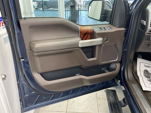Used 2017 Ford F150 King Ranch w/ Equipment Group 601A Luxury AWD/4WD image 9