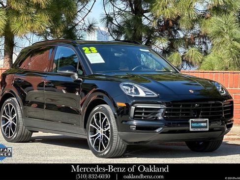 Used 2023 Porsche Cayenne image 1