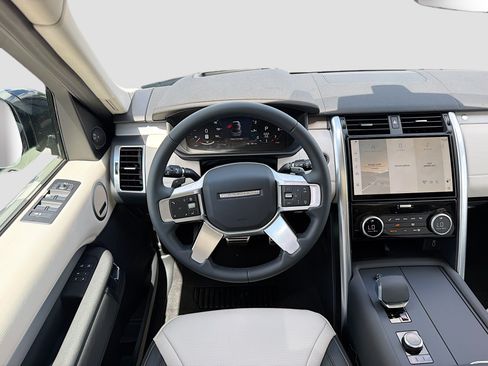 New 2026 Land Rover Discovery Dynamic SE AWD/4WD image 18