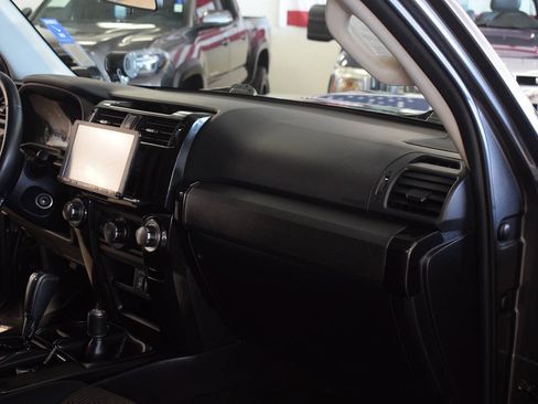 Used 2015 Toyota 4Runner Trail AWD/4WD image 47