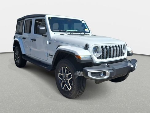 New 2026 Jeep Wrangler Unlimited Sahara AWD/4WD image 3