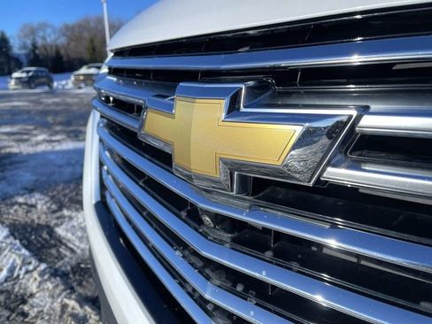 Used 2023 Chevrolet Traverse Premier w/ LPO, Floor Liner Package image 32