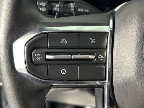 Used 2025 GMC Yukon XL Denali AWD/4WD image 27