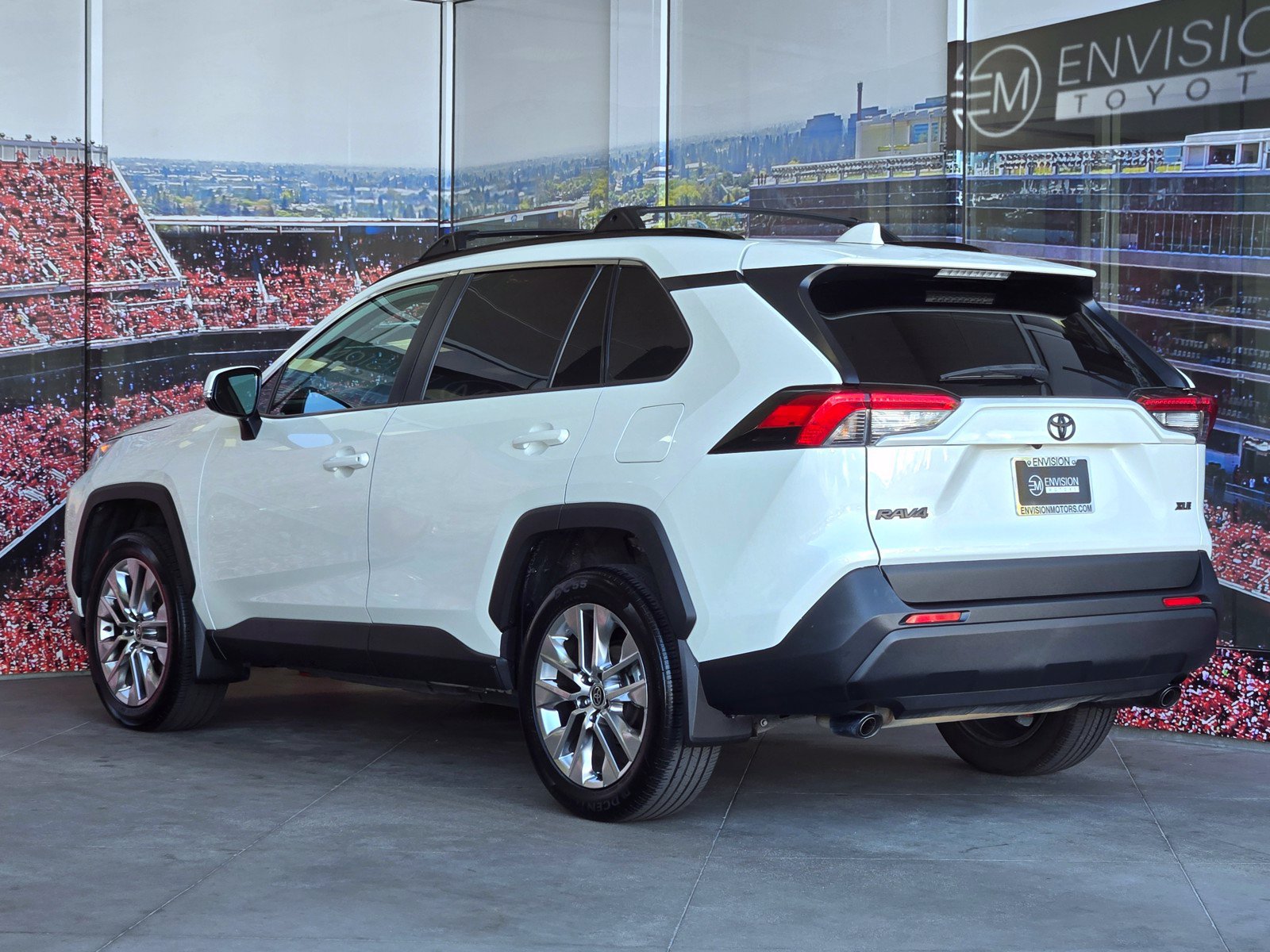 Certified 2021 Toyota RAV4 XLE Premium FWD image 6
