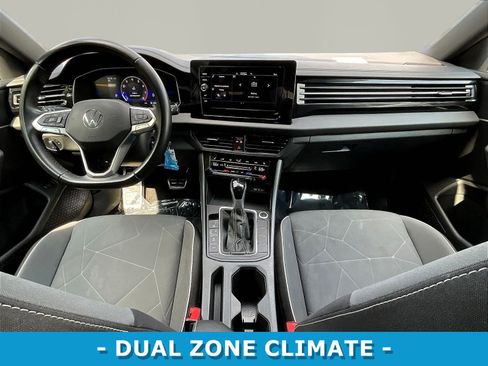 Used 2025 Volkswagen Jetta Sport FWD image 7