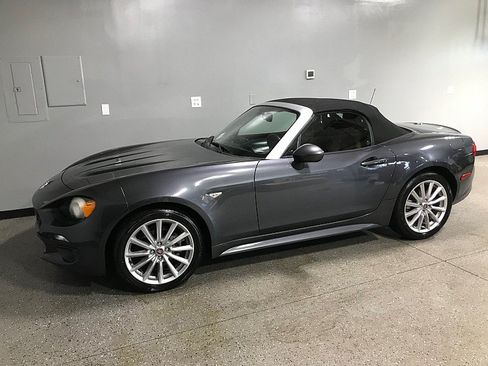 Used 2017 FIAT 124 Spider Lusso RWD image 14