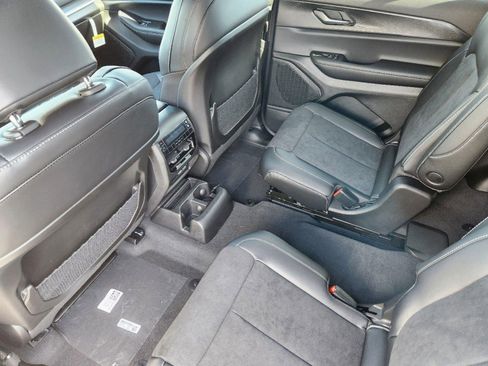 New 2025 Jeep Grand Cherokee L Altitude image 14