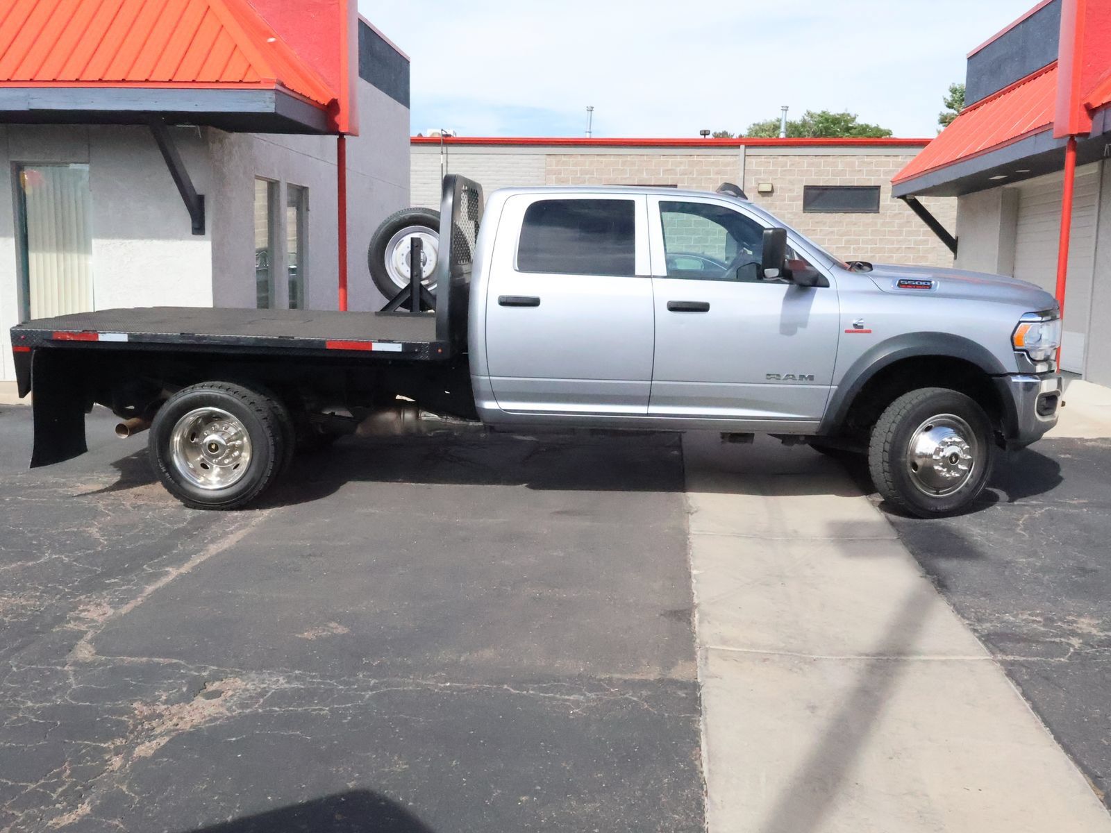Used 2022 RAM 5500 Tradesman w/ Chrome Appearance Group AWD/4WD image 3