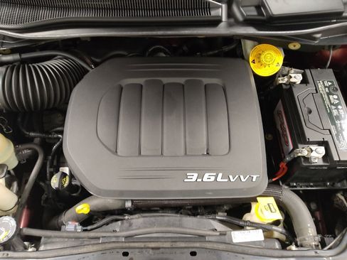 Used 2018 Dodge Grand Caravan SXT image 30