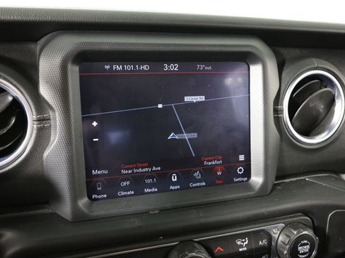 Used 2019 Jeep Wrangler Unlimited Sahara AWD/4WD image 33