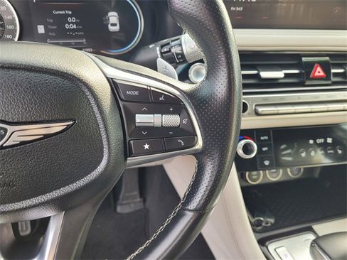Used 2024 Genesis G70 2.5T image 20