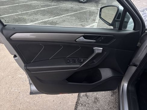 Certified 2022 Volkswagen Tiguan SE image 23