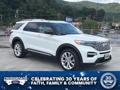 Certified 2023 Ford Explorer Platinum w/ Technology Package AWD/4WD image 1