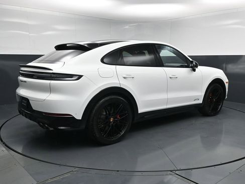 New 2026 Porsche Cayenne GTS AWD/4WD image 10