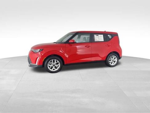 Certified 2025 Kia Soul LX w/ LX Technology Package image 5