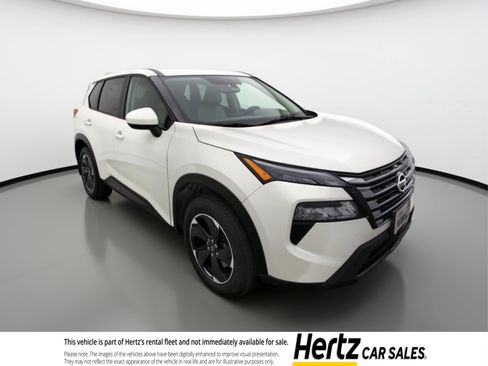 Used 2025 Nissan Rogue SV image 1