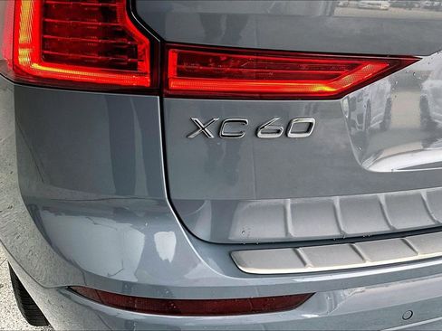 Used 2023 Volvo XC60 B5 Core w/ Climate Package image 41