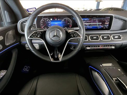 Used 2024 Mercedes-Benz GLE 450e 4MATIC image 5