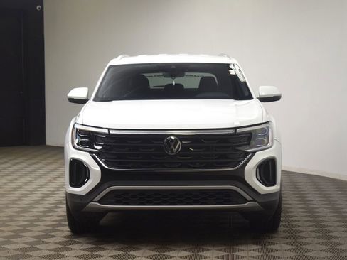 Used 2024 Volkswagen Atlas Cross Sport SE FWD image 19
