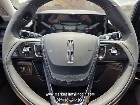 New 2026 Lincoln Aviator AWD image 23