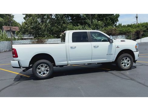 Used 2024 RAM 2500 Laramie AWD/4WD image 8