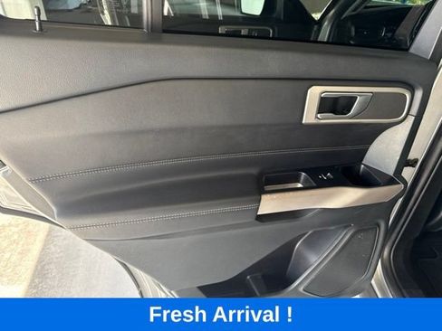 Used 2023 Ford Explorer XLT w/ Equipment Group 202A AWD/4WD image 14