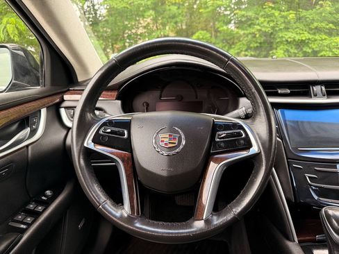 Used 2013 Cadillac XTS w/ Luxury Level One Package FWD image 12
